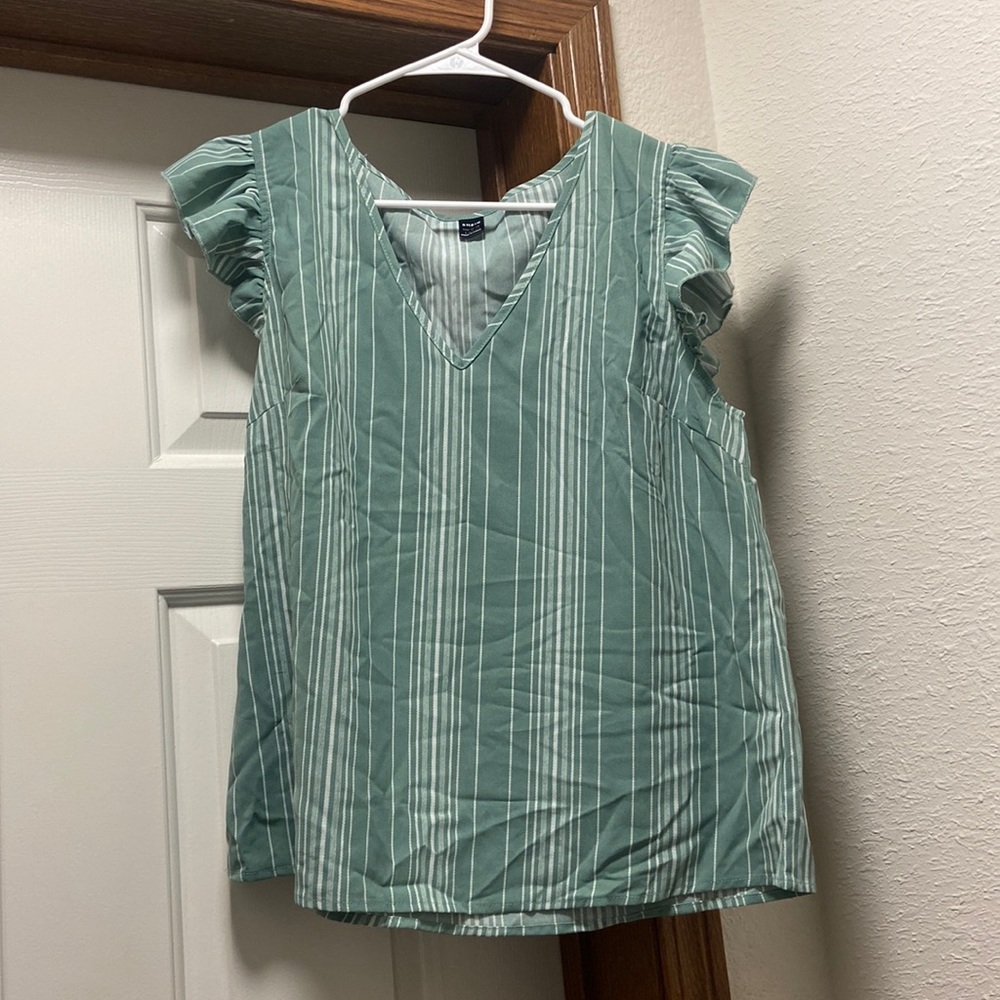 SHEIN large ruffle sleeve